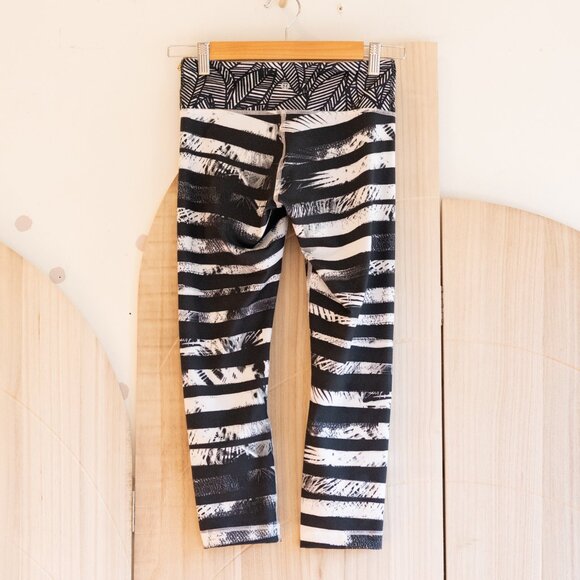 Lululemon | Wunder Under Cropped Leggings - Picture 2 of 3